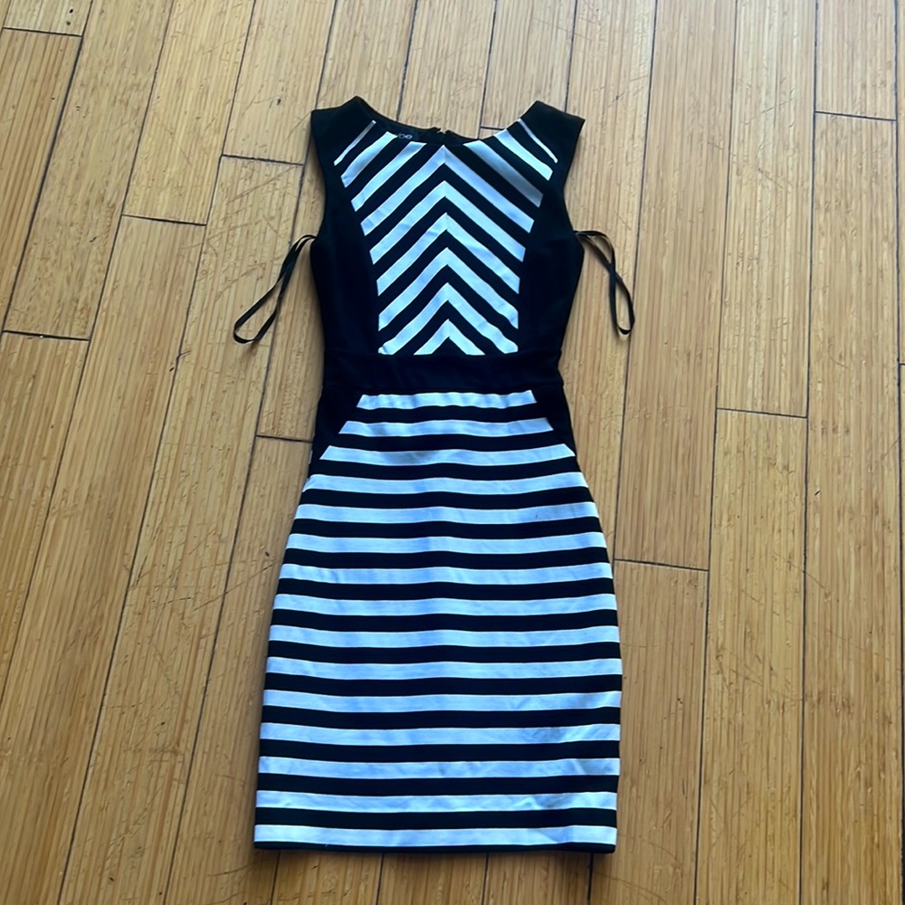 BEBE DRESS. SIZE XXS